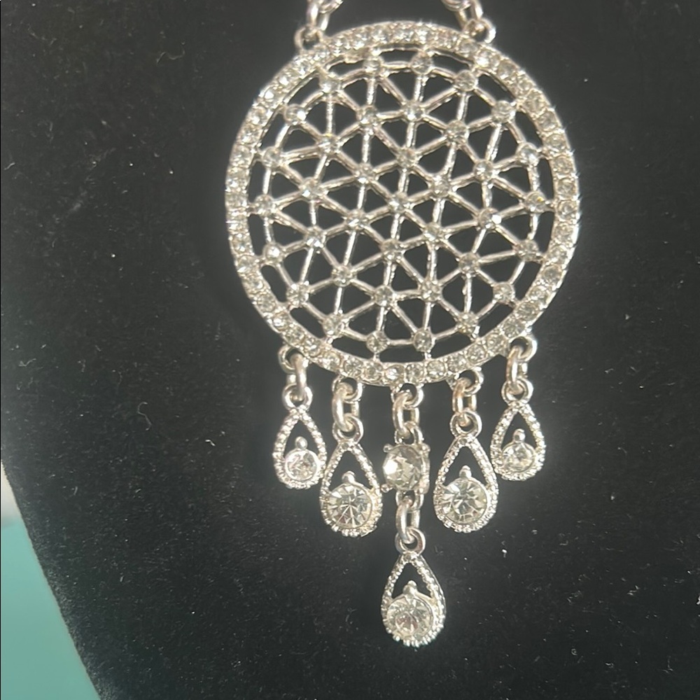 Art Deco Silver Tone Rhinestone Encrusted Chandelier Filigree Pendant Necklace - Picture 3 of 9